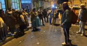 Bloqueos: Seguidores de dirigente vecinal aprehendido se enfrentan con activistas en puertas de la Felcc en La Paz
