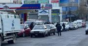 Feriado largo: Surtidores de La Paz registran filas extensas de vehículos que buscan gasolina