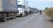 Santa Cruz: Transporte pesado advierte con desbloqueo y denuncian que los choferes son rehenes de los movilizados