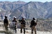 Civiles, policías y militares desbloquean vía a zona productora de alimentos en La Paz