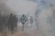 Despejan la carretera en San Julián, pero los enfrentamientos siguen y suman los arrestados