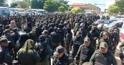 Tras operativo en San Julián, comunarios mantienen bloqueo y la Policía se repliega