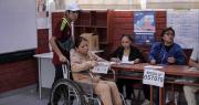 Avanza la votación en reñida segunda vuelta presidencial en Perú