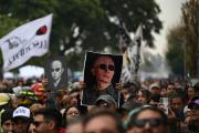 Cientos de miles despiden al Indio Solari en ceremonia extendida hasta el lunes