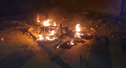 Cochabamba: manifestantes agredieron a seis jóvenes y quemaron sus motocicletas