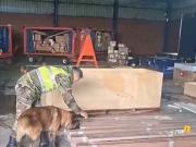 Toman muestras a carga de madera en Viru Viru