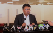 Senador Condori se desvincula de las protestas y dice que no le corresponde gestionar el diálogo