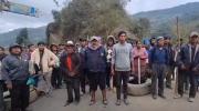 Bloqueadores en Caranavi anuncian que darán paso a cisternas para abastecer de combustible al municipio