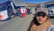 Oruro: Mujeres periodistas protagonizan misión de alto riesgo llevando alimentos a transportistas bloqueados