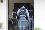 Grupo especial de la Policía allana un condominio en Santa Cruz