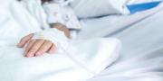 Mujer fue golpeada en la cabeza por bloqueadores y se encuentra en terapia intermedia