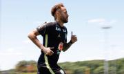 Neymar vuelve a las prácticas con Brasil, pero aún es duda para la primera fase