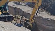 Autoridades chilenas derriban puente clandestino en la frontera con Bolivia