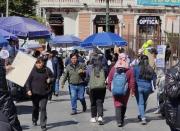 Negocios abiertos, clases presenciales y movimiento vehicular; La Paz retorna poco a poco a la normalidad