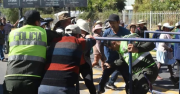 Cochabamba: Productores lecheros toman el aeropuerto en rechazo a los bloqueos y sus graves daños en la economía del sector