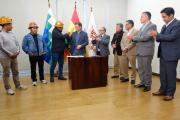 Paz acuerda con mineros de Huanuni fortalecer Comibol y descarta privatizaciones
