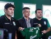 En Oriente no trabaja el equipo y los administrativos exigen sueldos