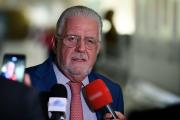 Asocian al portavoz del Gobierno de Lula en el Senado a escándalo de corrupción en Brasil