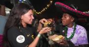 Video: Speed y Céline Dept festejan el triunfo de México comiendo tacos