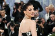 Anne Hathaway anuncia que está embarazada a los 43 años