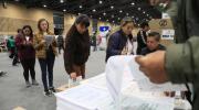 Los colombianos van a la segunda vuelta presidencial más divididos que nunca
