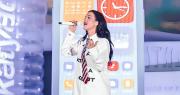 ¡Icónica! Katy Perry desata la euforia al “rodar” sobre el público