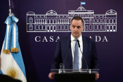 Adorni deja la Vocería Presidencial del Gobierno de Argentina, en medio de la controversia por su situación judicial
