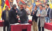 COB firma acuerdo con el Gobierno y anuncia que se levantan medidas de presión