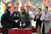 Llueven críticas al presidente Paz por acuerdo con la COB