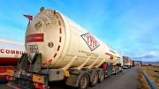 Ministerio de Hidrocarburos activa plan de contingencia para garantizar paso de cisternas con combustible