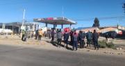 Transportistas bloquearon este lunes vías en La Paz y El Alto exigiendo combustible