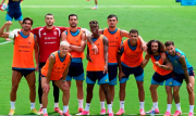 España entrena con normalidad tras la suspensión del lunes por amenaza de tormenta