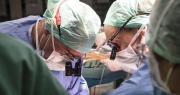 Hong Kong logra el primer trasplante hepático de donante vivo con microcirugía robótica