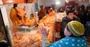 Comienza a bajar el precio del pollo y huevo en mercados de La Paz y El Alto, según comerciantes