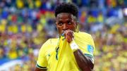 Brasil vuelve a golear y clasifica como primero de grupo a 16avos (3-0)