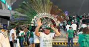 Video: hinchas mexicanos roban miradas con disfraces coloridos para alentar a su selección