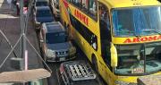 “No puedo ir a ver a mi esposa al hospital”, dice transportista que permanece en una fila por combustible