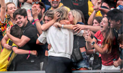 La emotiva celebración de Beccacece con su familia tras vencer a Alemania