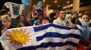 Uruguay se la juega ante España, que necesita asegurar el pase