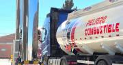 Filas por combustible: Dirigente del transporte cuestiona controles del Gobierno y dice que carburantes llegan certificados