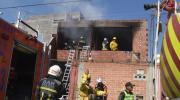 Incendio consume parte de una vivienda en Cochabamba y deja a 14 personas afectadas