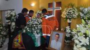Él vivía para salvar vidas: familiares y amigos de Runy Callaú le dan su último adiós
