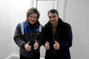 Milei se reúne con Flávio Bolsonaro en Buenos Aires y respalda su candidatura presidencial