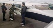 Hallazgo de fajos de dólares: Piloto dice que el dinero era para un particular y que ya informó a la Fiscalía