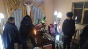 Policía y vecinos se unen por tres hermanos huérfanos