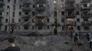 Ataque masivo ruso mata a 20 personas en Kiev y confirma vulnerabilidad a balísticos rusos