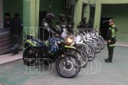 Donan 300 catres para las unidades de la Policía y seis motocicletas se incorporarán para los patrullajes