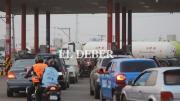 Largas filas y surtidores vacíos: la odisea de búsqueda de combustible en Santa Cruz