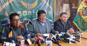 “Ya no toleramos más”: Confederación de choferes exige reunirse en 48 horas con el Gobierno y YPFB para tratar falta de combustible