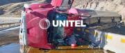 Camión cisterna sufre accidente y derrama combustible sobre la carretera Oruro-Cochabamba